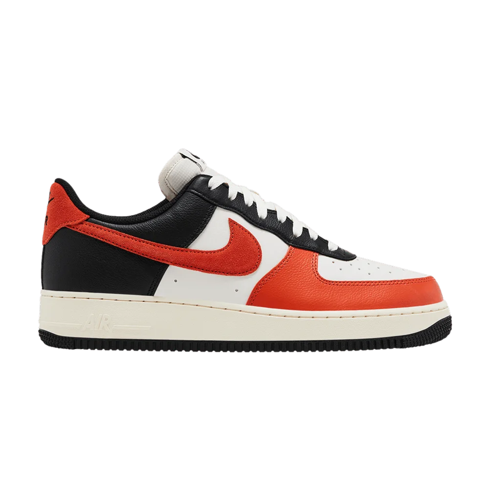 Krossovki-Nike-Air-Force-1-Low-Vintage-Coral