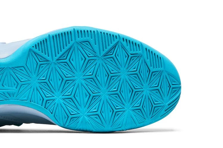 Krossovki-Nike-Zoom-Soldier-7-4