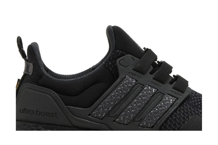 ultraboost-1-0-atr-black-carbon-id1747_01