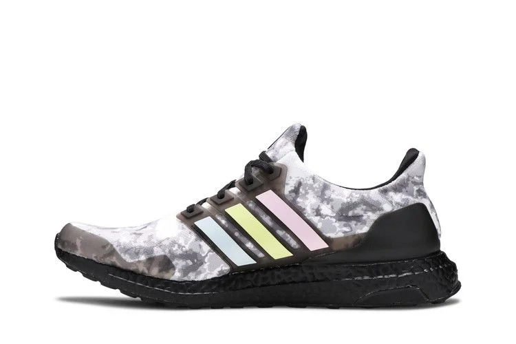 Кроссовки adidas UltraBoost 'Black Camo'