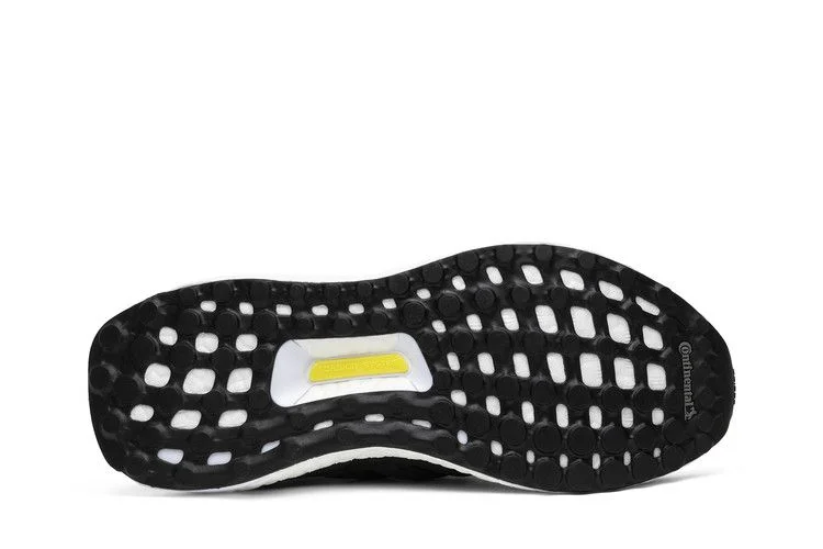 Кроссовки adidas UltraBoost 4.0 'Black Carbon'
