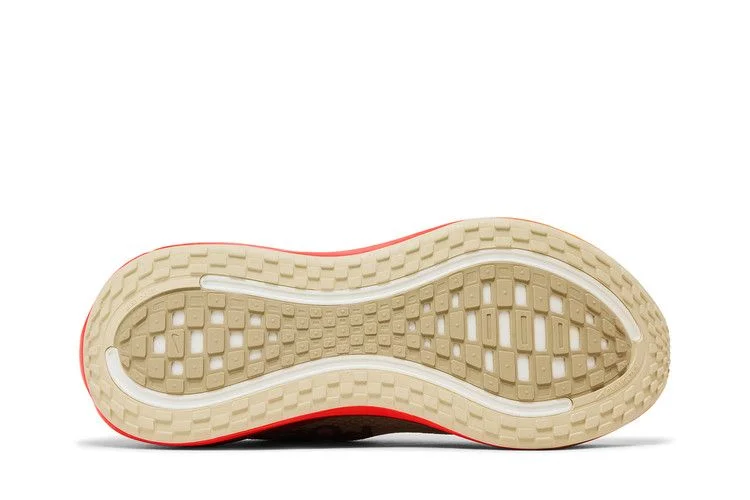 Кроссовки Nike Vomero Plus 'Running Poets'