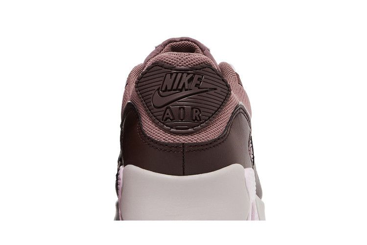 Кроссовки Nike Wmns Air Max 90 'Smokey Mauve'