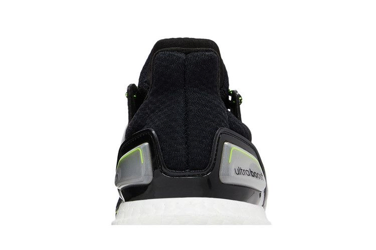 wmns-ultraboost-1-0-black-team-solar-yellow-id1749_06