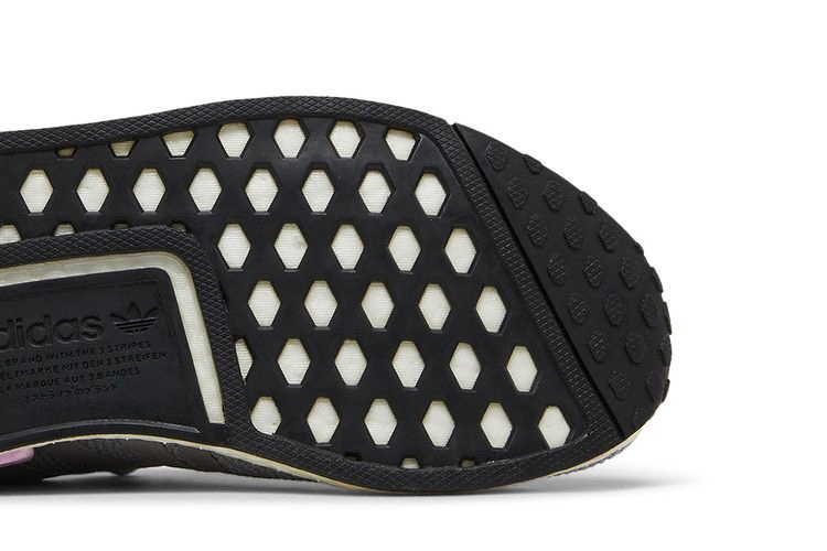 Кроссовки adidas Wmns NMD_R1 'Light Granite'