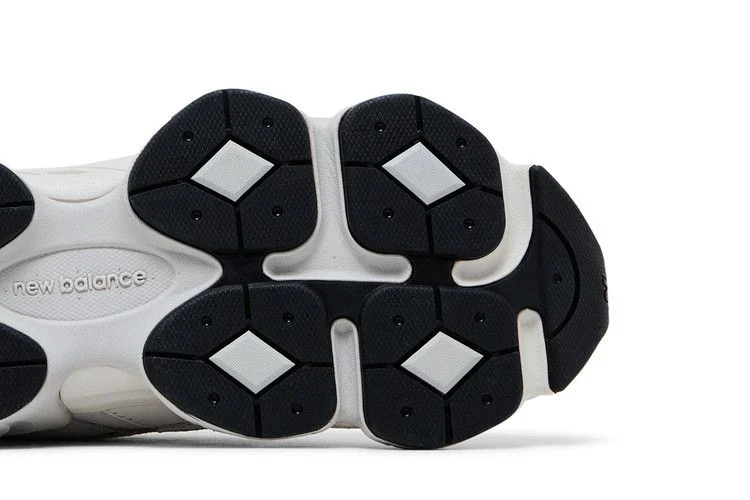 Кроссовки New Balance 9060 'White Black Metallic Silver'