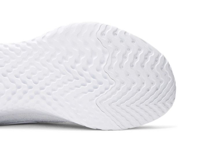 Кроссовки Nike Epic React Flyknit 'Triple White'