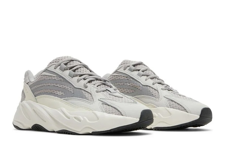 Krossovki-adidas-Yeezy-Boost-700-V2-Static-7