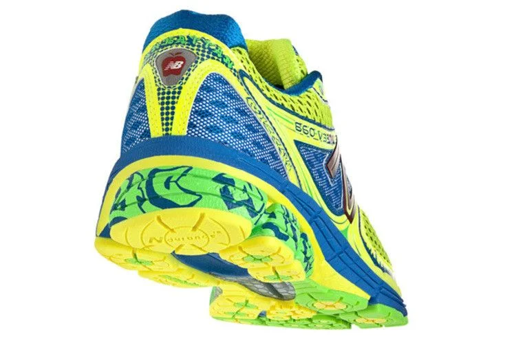 Krossovki-New-Balance-860v3-NYC-Marathon-3