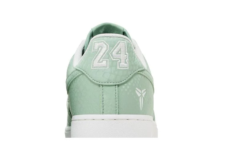 Krossovki-Kobe-Bryant-x-Nike-Air-Force-1-Low-Low-Stream-6