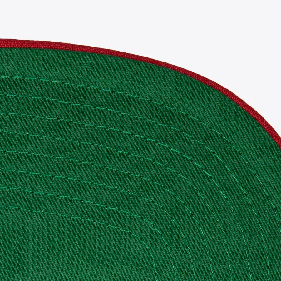 Бейсболка Mitchell & Ness Red Chicago Bulls Retro Snapback Hat