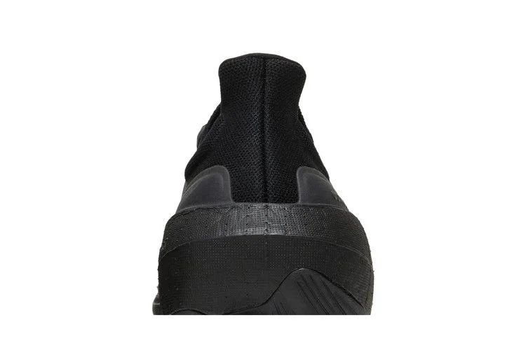 Кроссовки adidas UltraBoost Light 'Triple Black'
