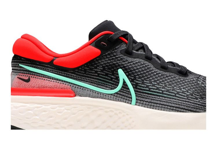 Кроссовки Nike ZoomX Invincible Run Flyknit 'Black Chile Red'