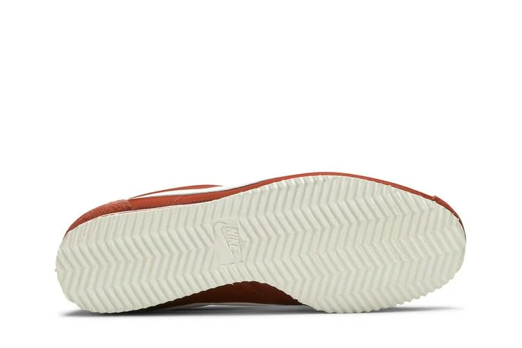 Krossovki-Nike-Wmns-Classic-Cortez-Nylon-Firewood-Orange-3