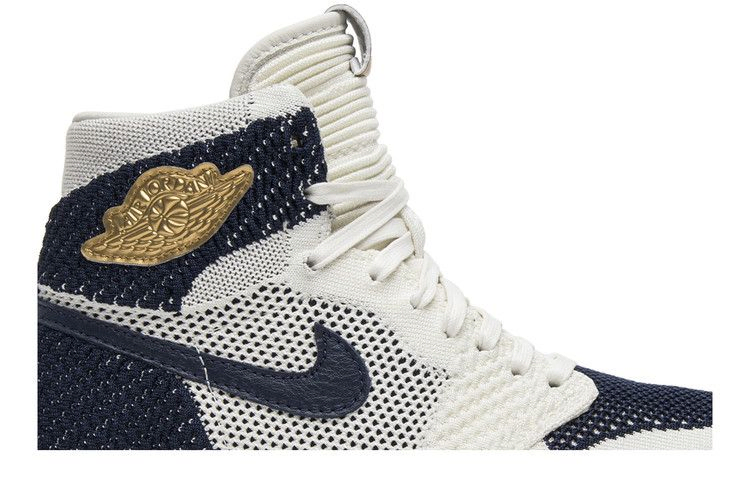 air-jordan-1-retro-high-og-flyknit-re2pect-ah7233-105_01