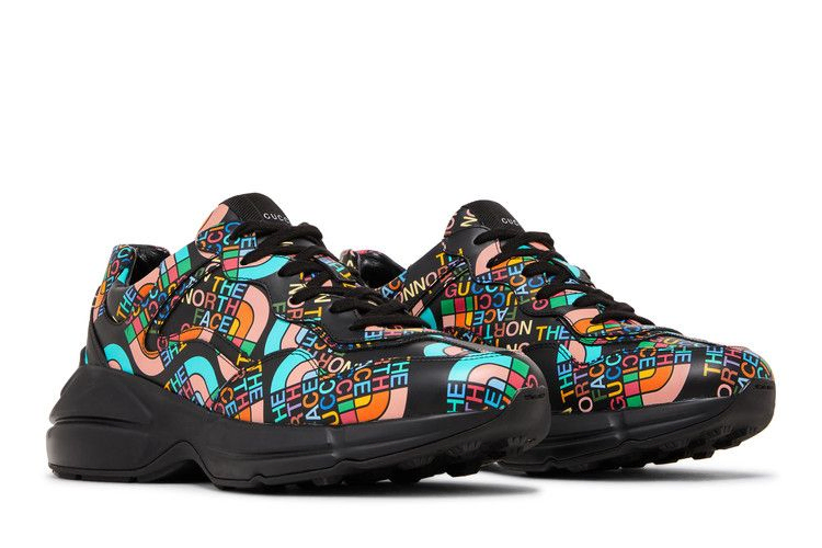the-north-face-x-gucci-rhyton-allover-logo-black-multi-color-685739-uoq00-1086_07