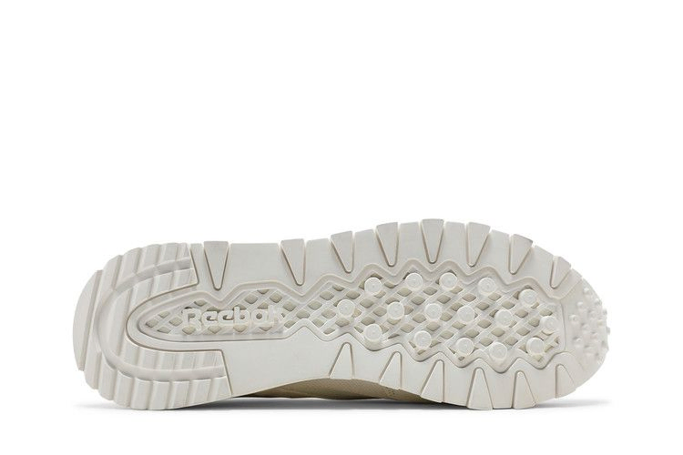 classic-leather-legacy-grow-chalk-s24179_03