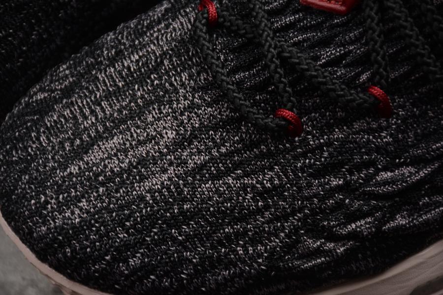 Кроссовки LeBron 15 Pride of Ohio
