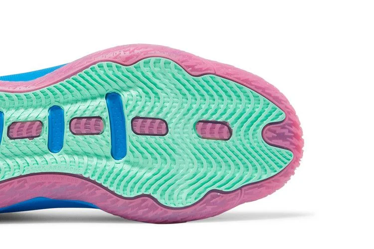 Krossovki-adidas-Dame-8-Battle-Of-The-Bubble-4