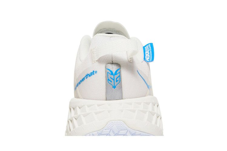 thisisneverthat-x-speedgoat-4-marshmallow-cyan-1123010-mcyb_06