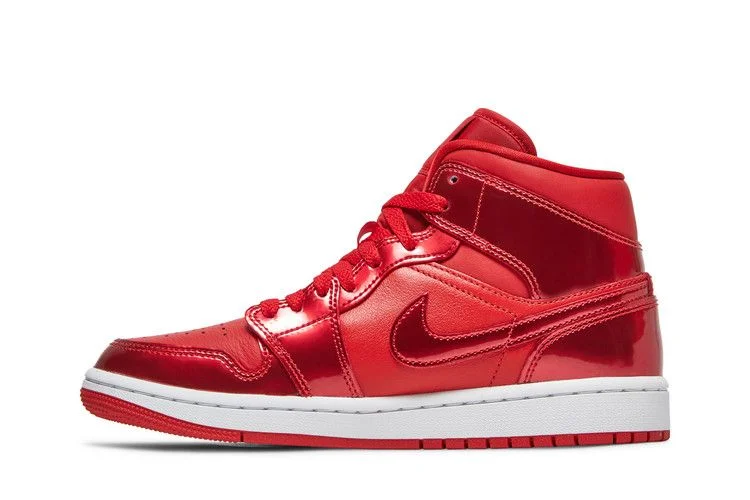 Кроссовки Wmns Air Jordan 1 Mid SE 'University Red Pomegranate'