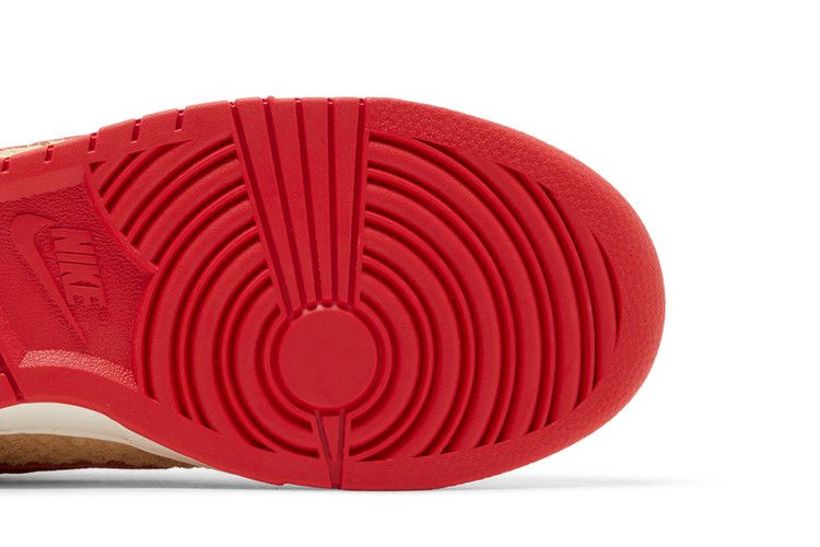 dunk-low-strawberry-waffle-hj9100-294_04