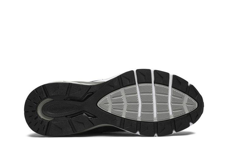comme-des-garcons-x-990v5-cdg-900v5_03