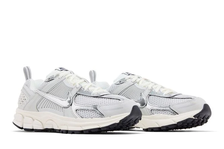 Krossovki-Nike-Vomero-5-GS-Photon-Dust-Chrome-7