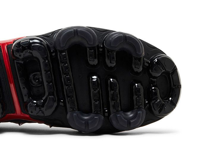 Кроссовки Nike Air VaporMax Plus 'University Red' 2024