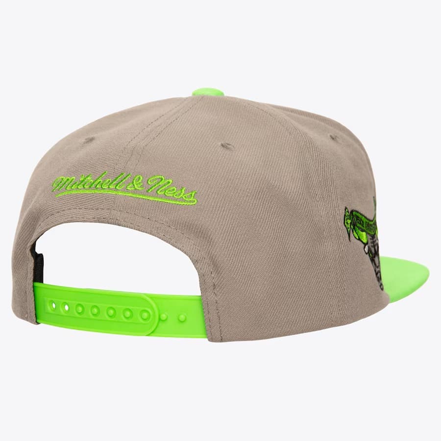 Бейсболка Mitchell & Ness Gray Chicago Bulls Core V Snapback Hat