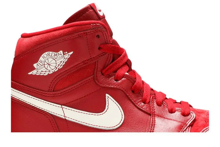 Кроссовки Air Jordan 1 Retro High OG 'Gym Red'