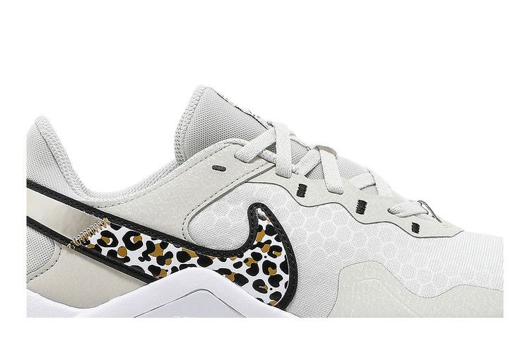 Кроссовки Nike Wmns Legend Essential 2 Premium 'Leopard'
