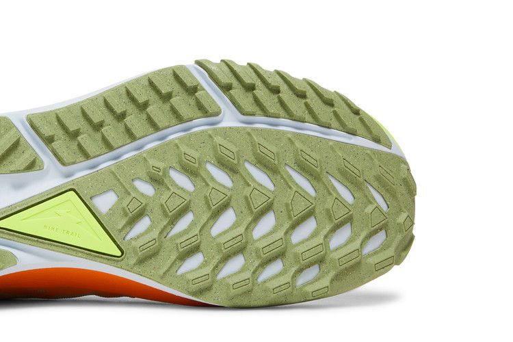 react-pegasus-trail-4-light-iron-ore-volt-dj6158-002_04