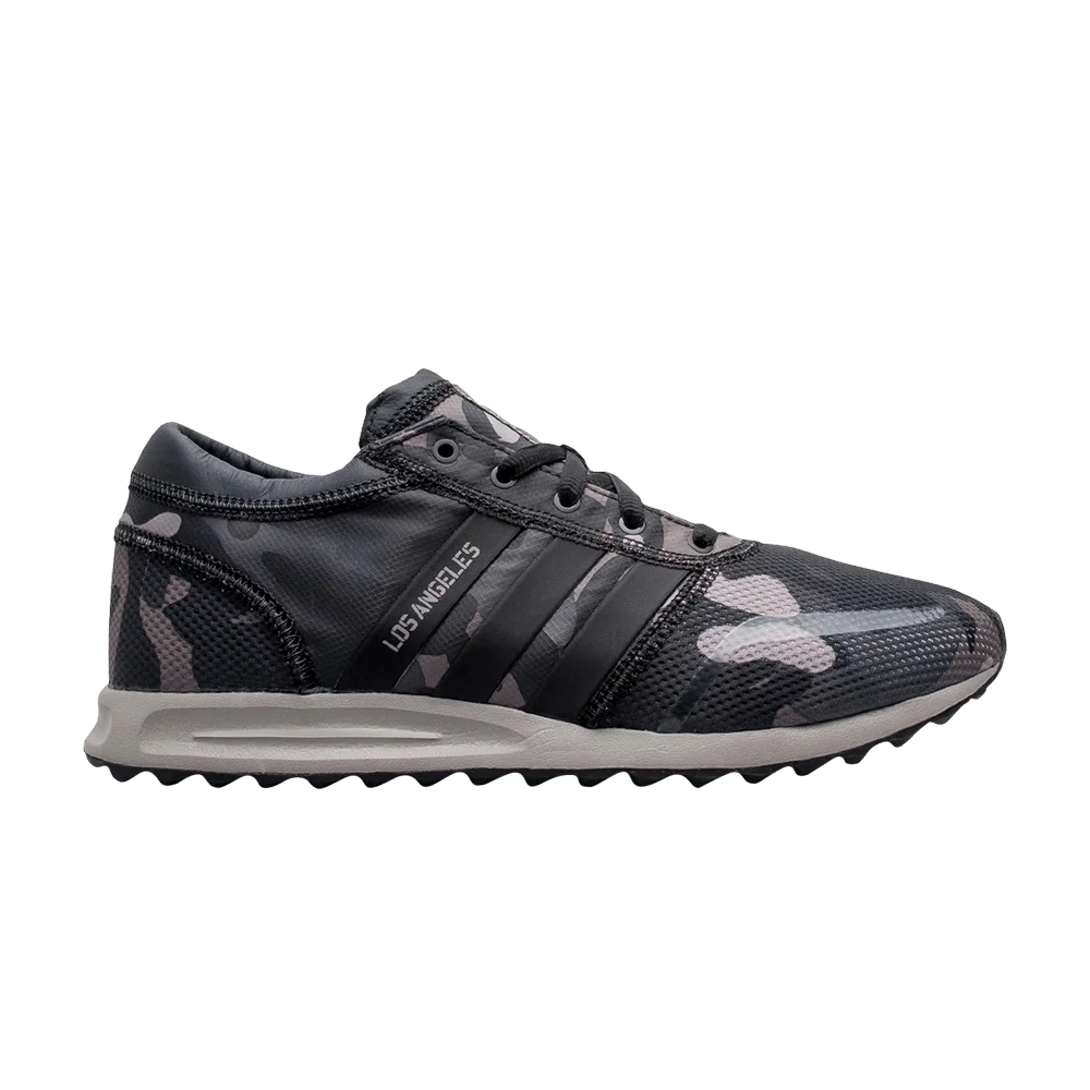 Krossovki-Undefeated-x-adidas-Los-Angeles