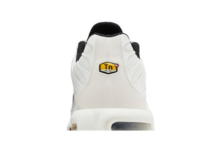air-max-plus-spray-paint-swoosh-white-cool-grey-fd0658-100_06
