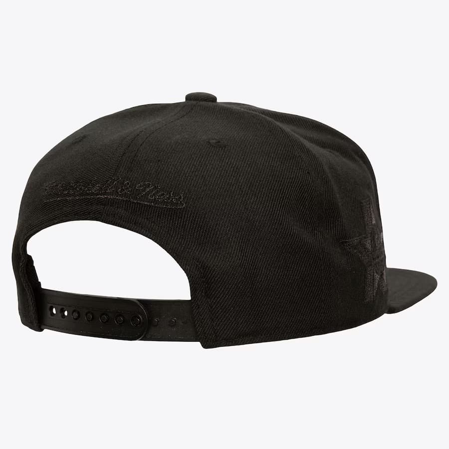 Бейсболка Mitchell & Ness Black Philadelphia Flyers Pearl Snapback Hat