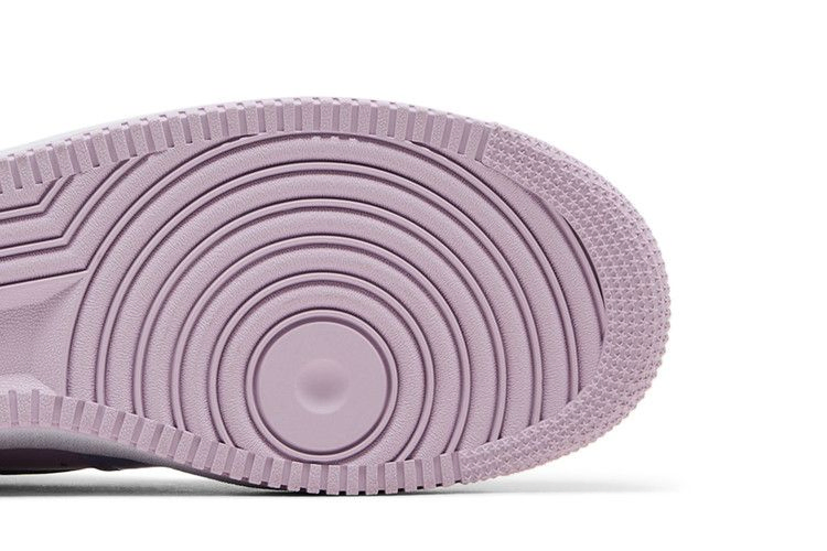 Кроссовки Nike Air Force 1 '07 LV8 'Hydrangeas Patent'