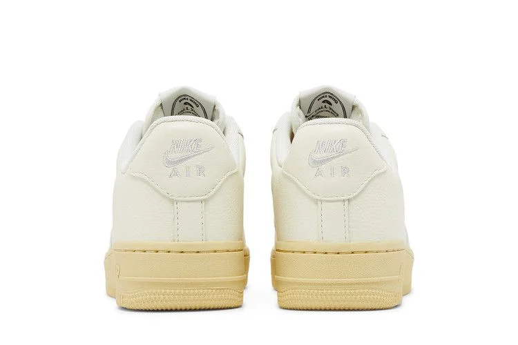 Кроссовки Nike Wmns Air Force 1 '07 LX 'Coconut Milk'