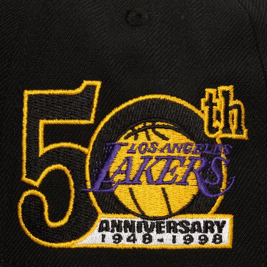 Бейсболка Mitchell & Ness Black Los Angeles Lakers Oversweep Snapback Hat
