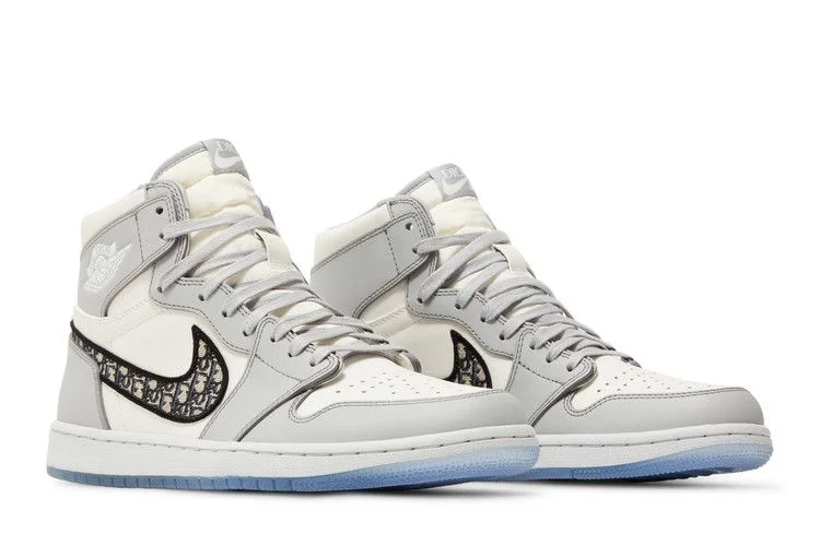 Krossovki-Dior-x-Air-Jordan-1-High-7