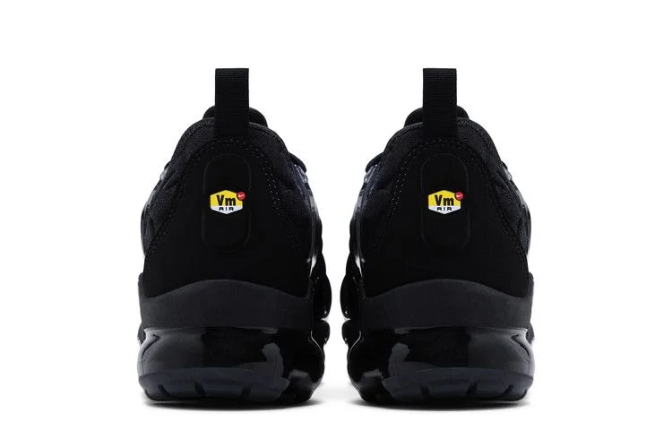 Кроссовки Nike Air VaporMax Plus 'Triple Black' 2025