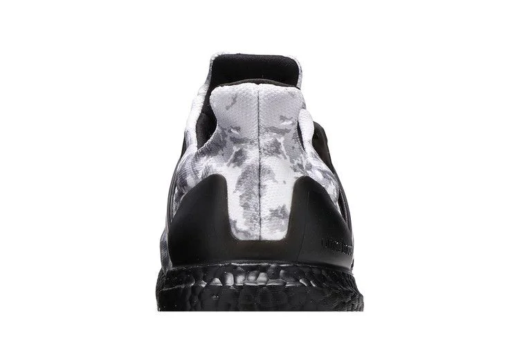 Кроссовки adidas UltraBoost 'Black Camo'