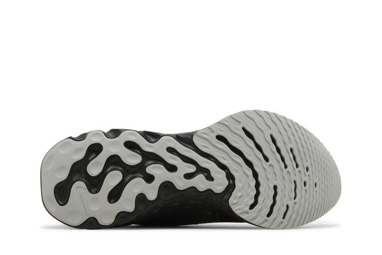 react-infinity-run-flyknit-black-metallic-silver-cd4371-001_03