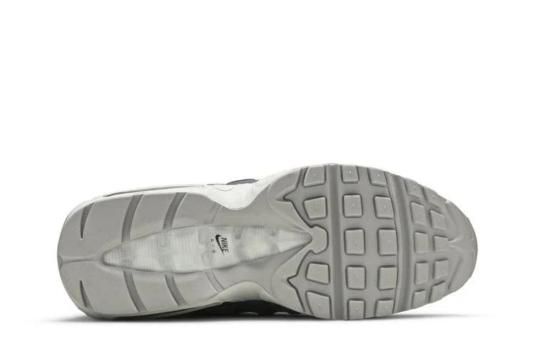 Krossovki-Nike-Wmns-Air-Max-95-Vast-Grey-3