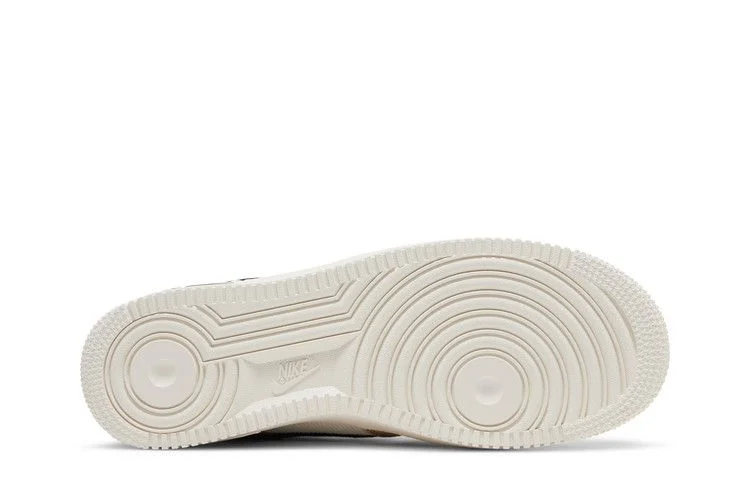 Krossovki-Nike-Wmns-Air-Force-1-07-Ale-Brown-3