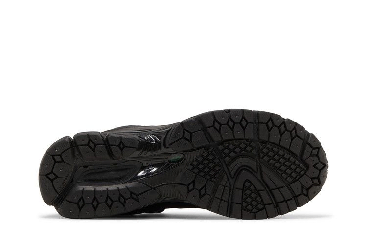 2002r-hiking-pack-black-m2002rwn_03