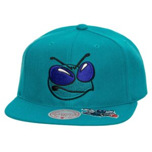 Mitchell-Ness-Dead-Remix-Deadstock-Snapback-HWC-Charlotte-Hornets-Hat-300x300
