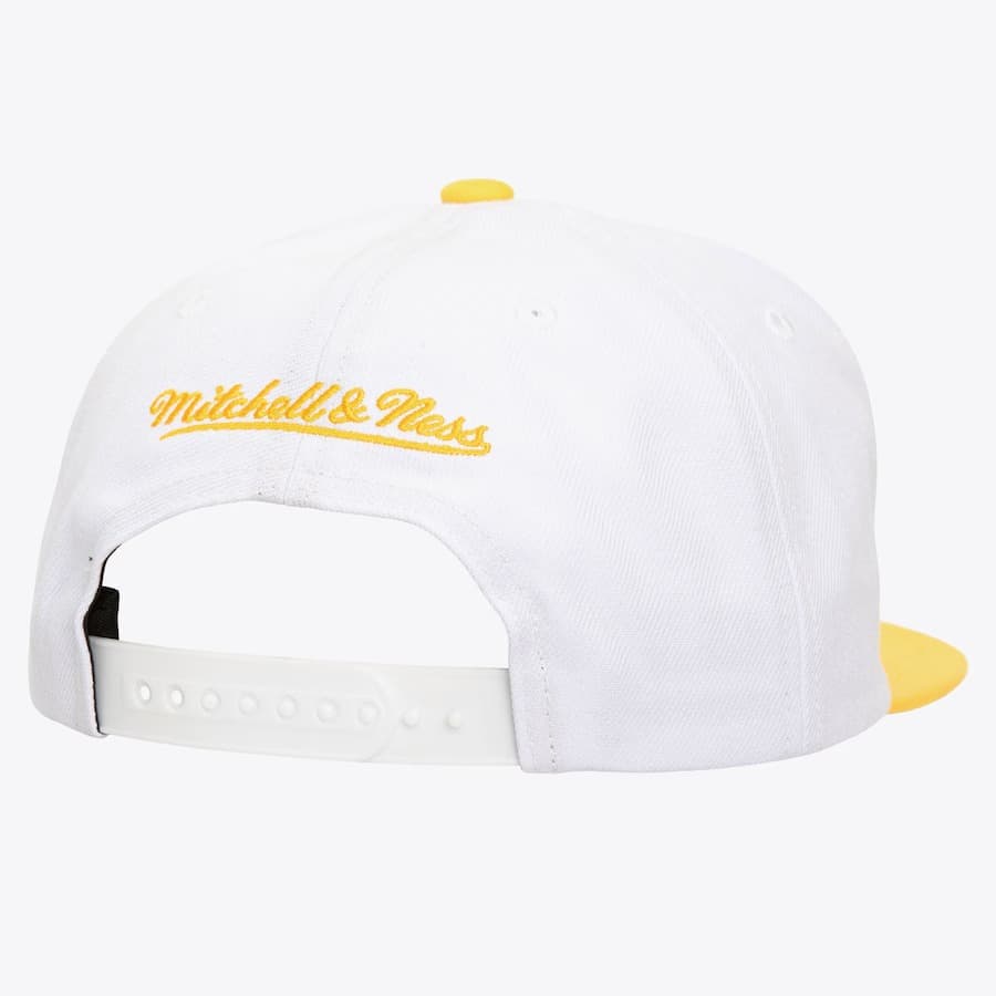 Бейсболка Mitchell & Ness White Los Angeles Lakers Hardwood Classics 2000-02 NBA Finals Champions Flipside Snapback Hat
