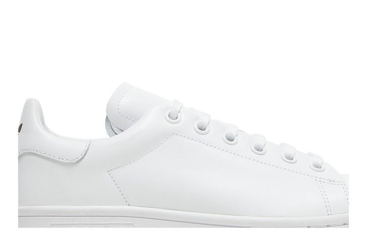 dover-street-market-x-stan-smith-white-dsmstanwht_01