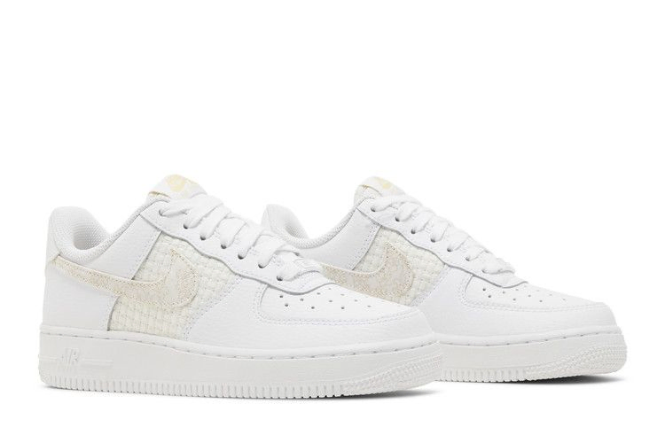 wmns-air-force-1-07-se-flower-swoosh-do9458-100_07